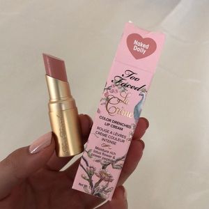 Too faced lipstick